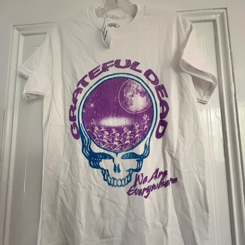 Grateful Dead NWT Purple and White Short Sleeve Tee